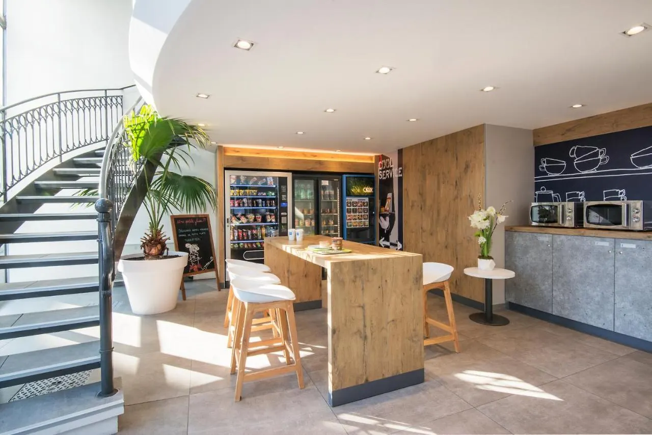 ** Hotel Ibis Budget Nice Californie Lenval France