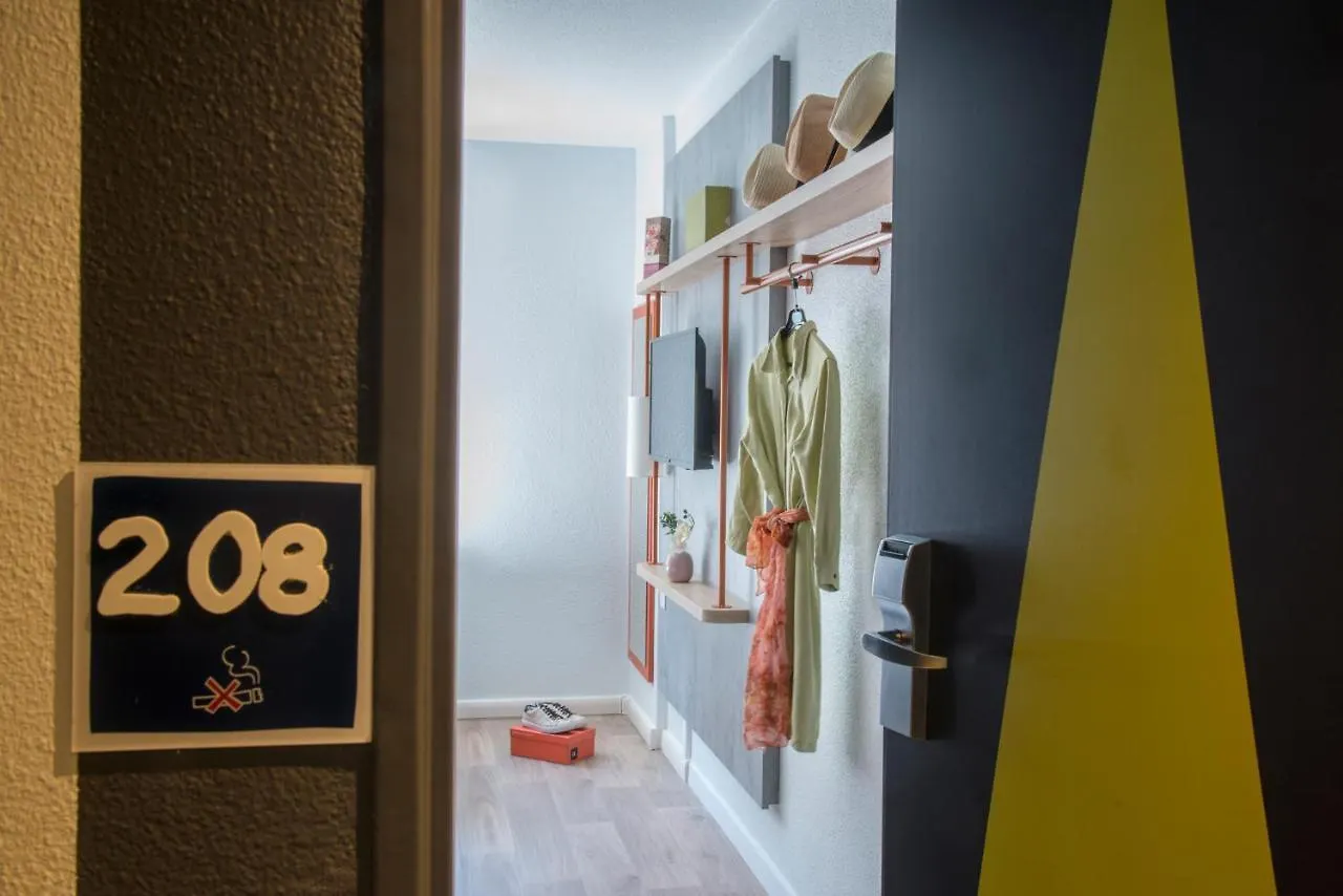 ** Hotel Ibis Budget Nice Californie Lenval Francie