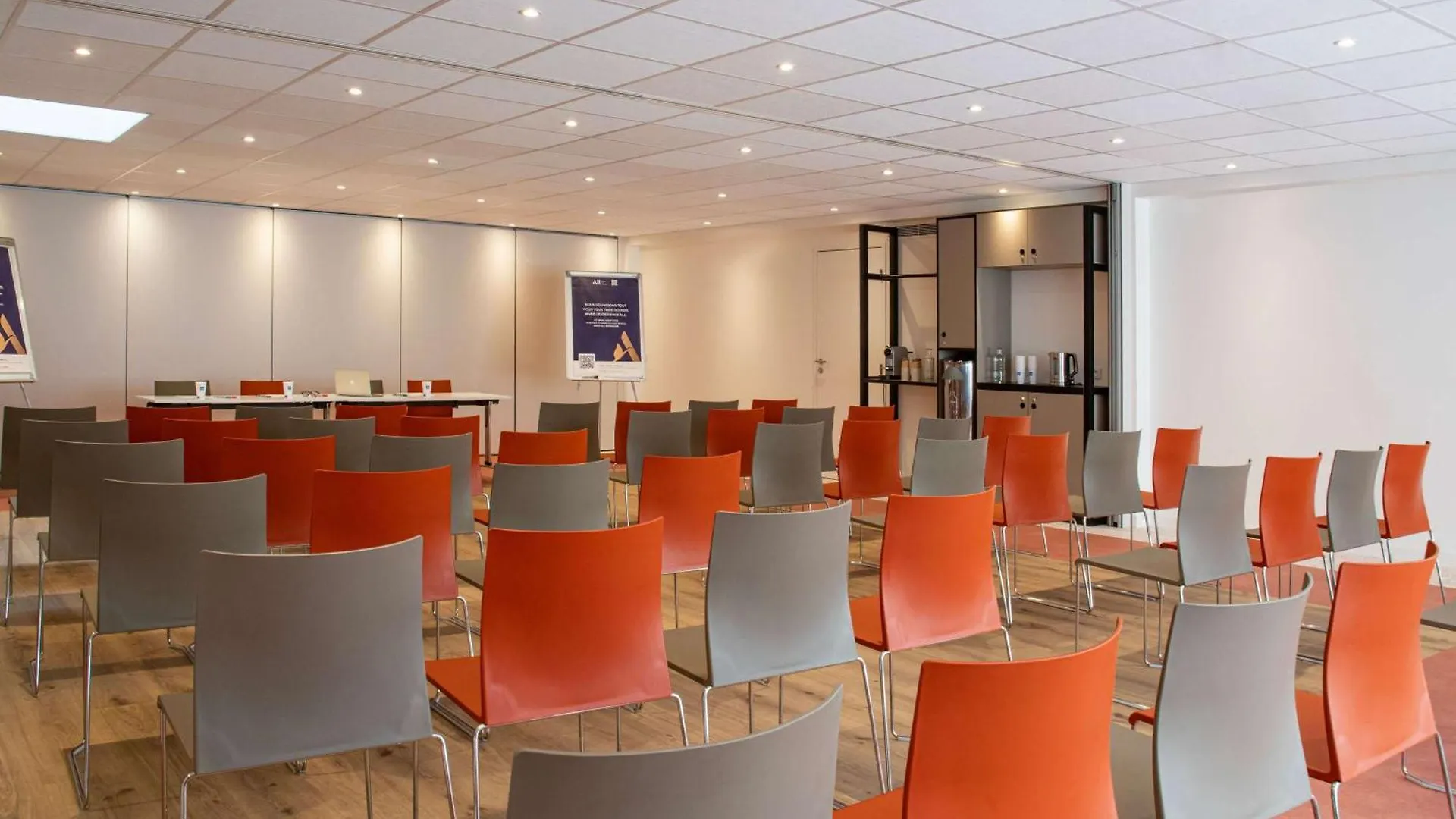 ** Hotel Ibis Budget Nice Californie Lenval France