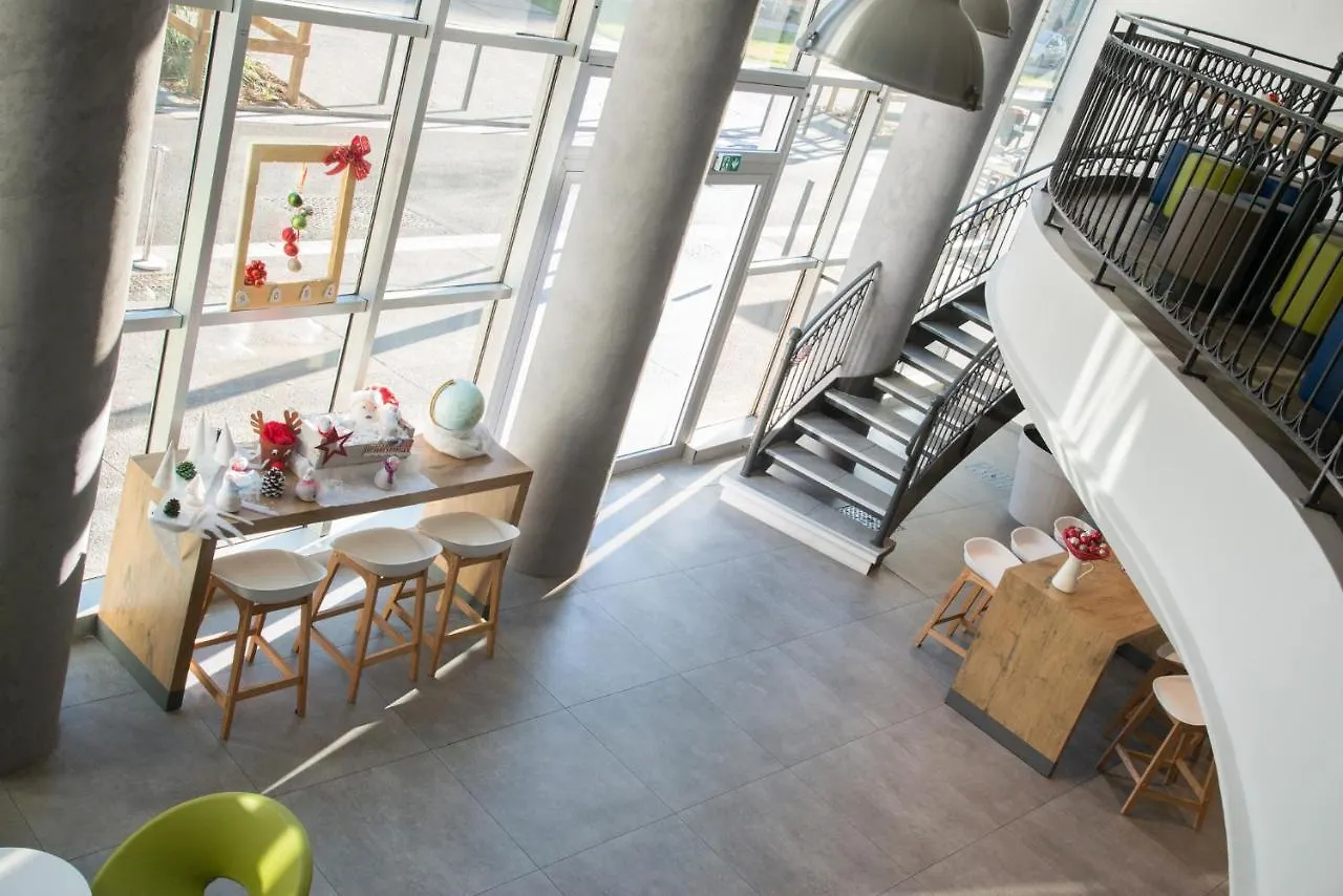 Hotel Ibis Budget Nice Californie Lenval